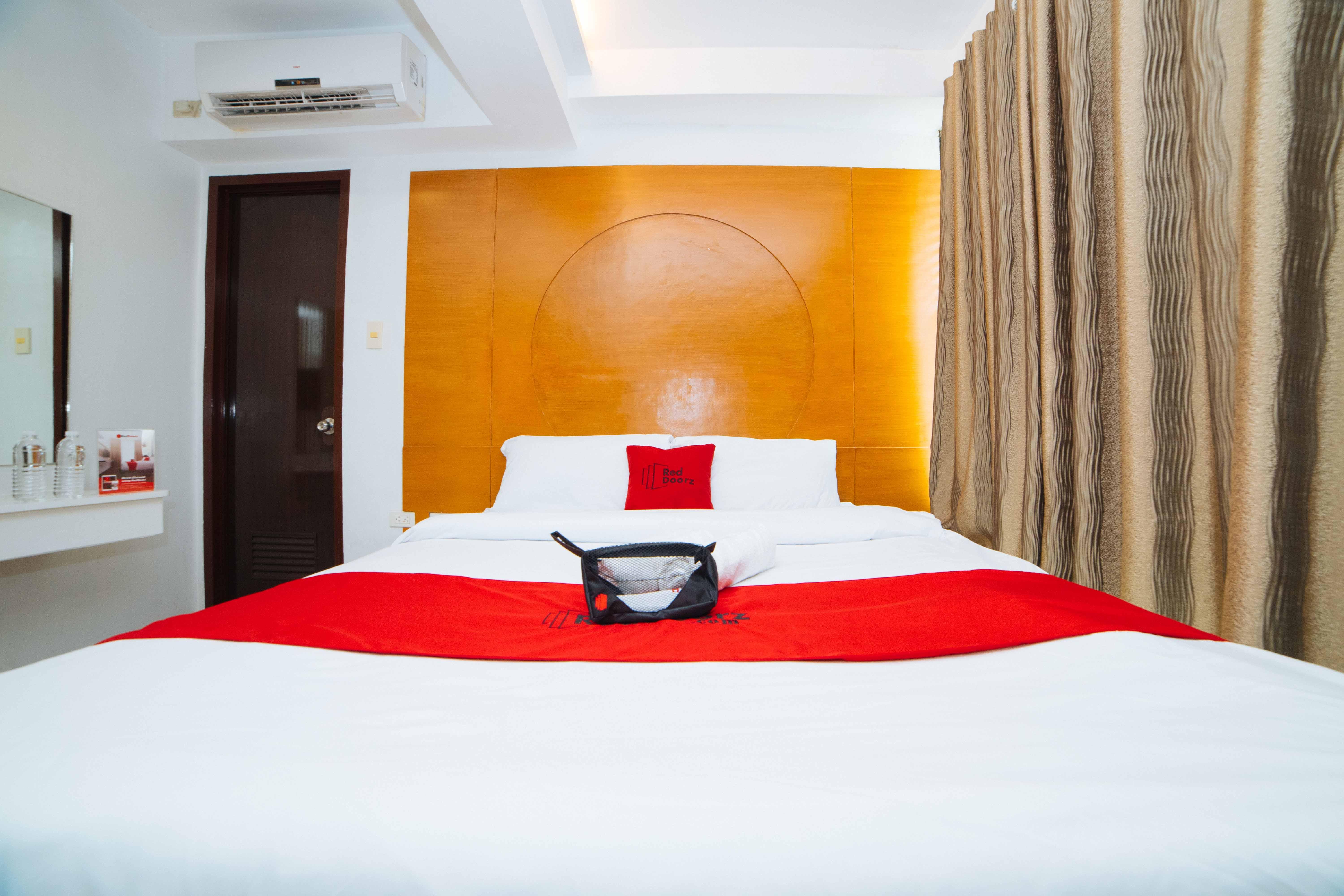 Reddoorz Near Bambang Station Hotel Manila Eksteriør billede