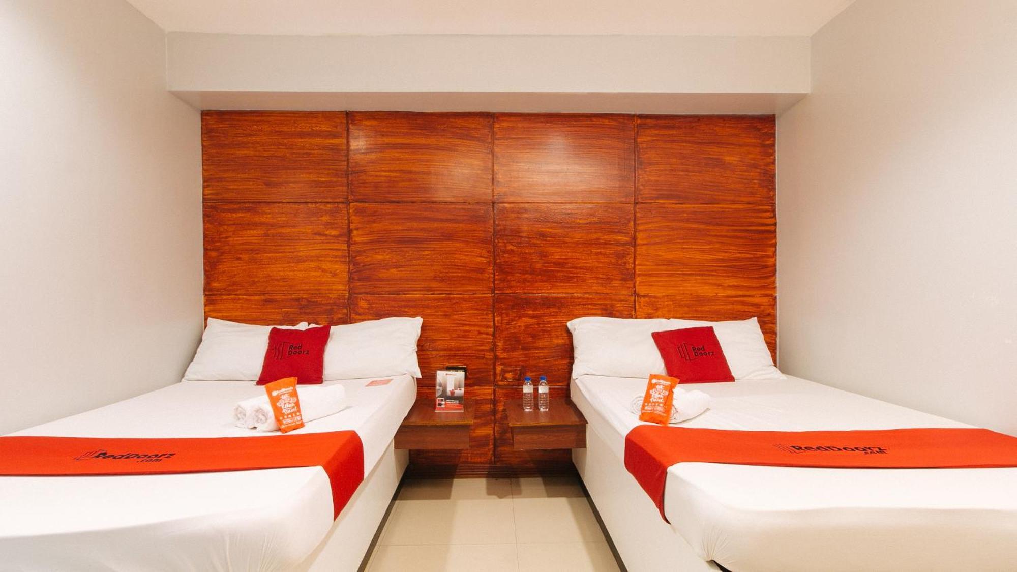Reddoorz Near Bambang Station Hotel Manila Eksteriør billede