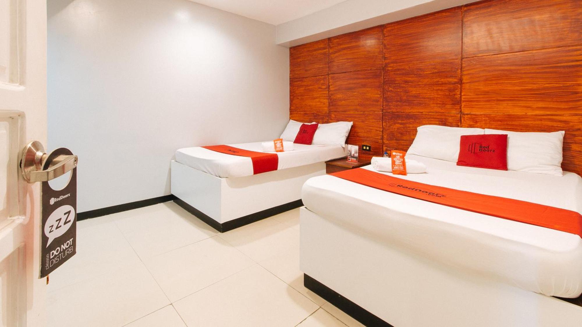 Reddoorz Near Bambang Station Hotel Manila Eksteriør billede