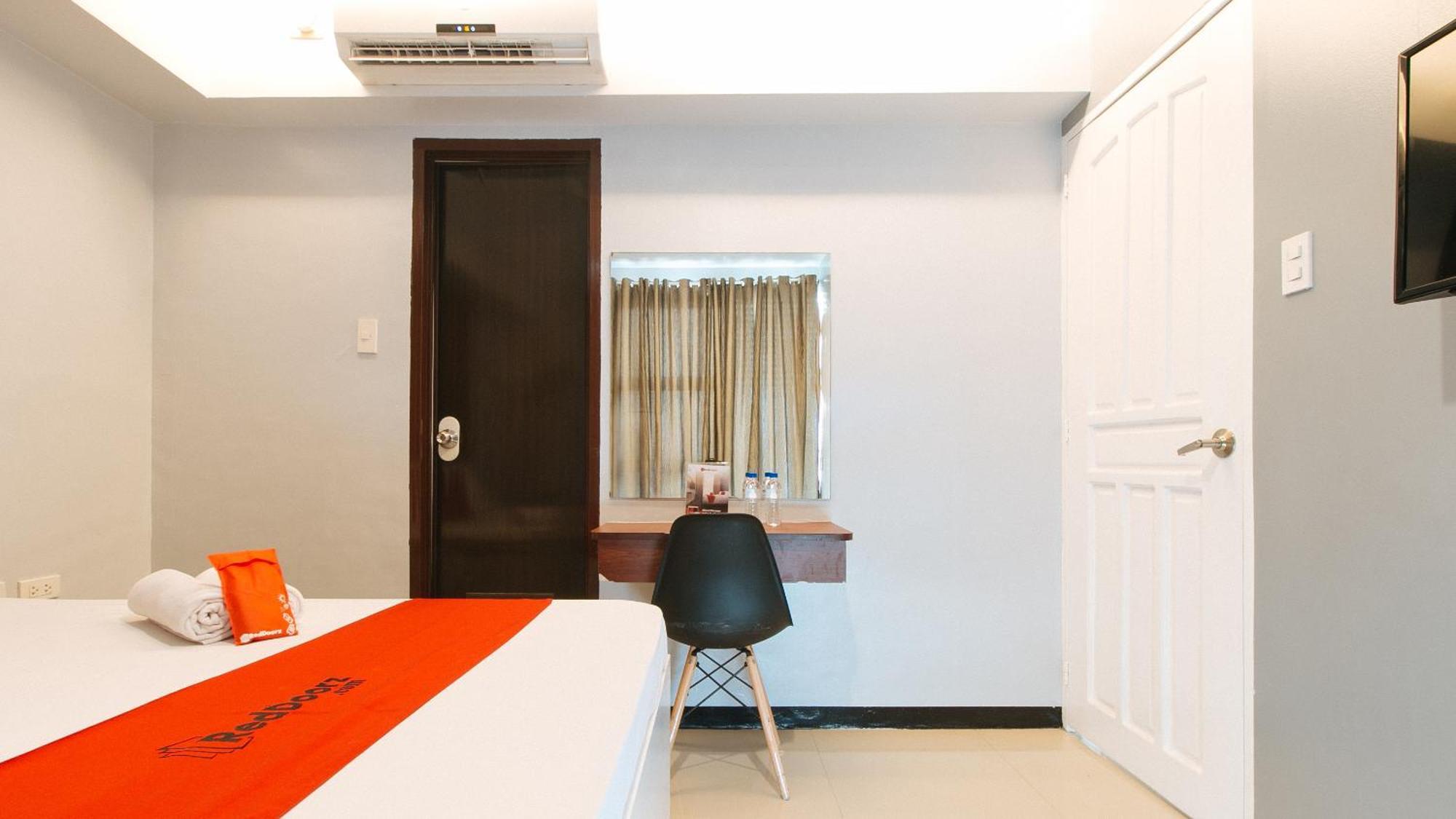 Reddoorz Near Bambang Station Hotel Manila Eksteriør billede