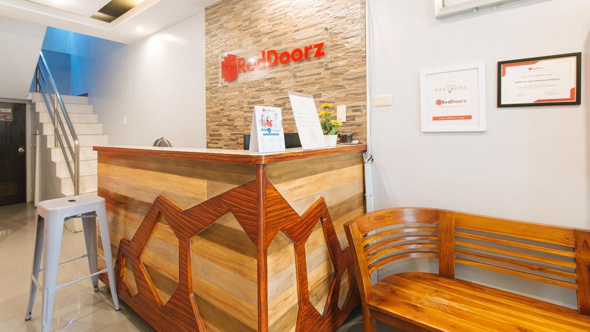 Reddoorz Near Bambang Station Hotel Manila Eksteriør billede