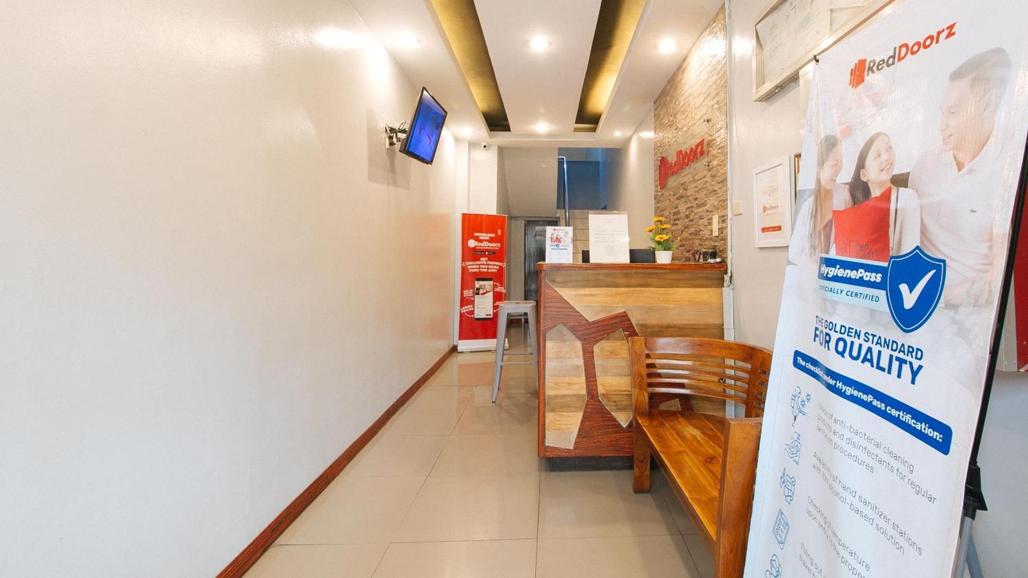 Reddoorz Near Bambang Station Hotel Manila Eksteriør billede